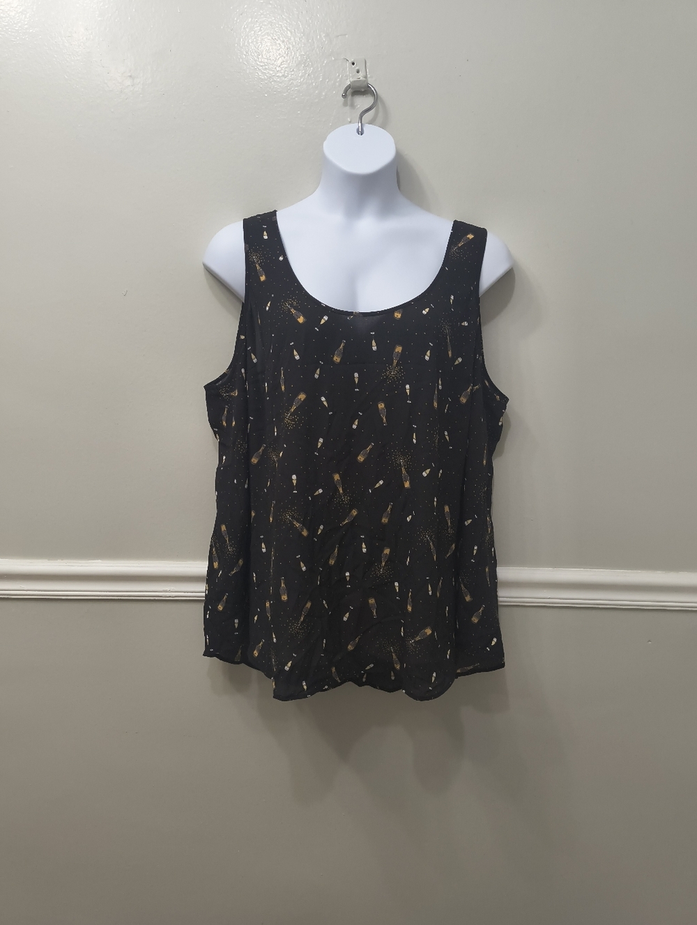 Torrid Champagne Bottle Print Sleeveless Top Party Holiday Novelty Glam 3X Roomy